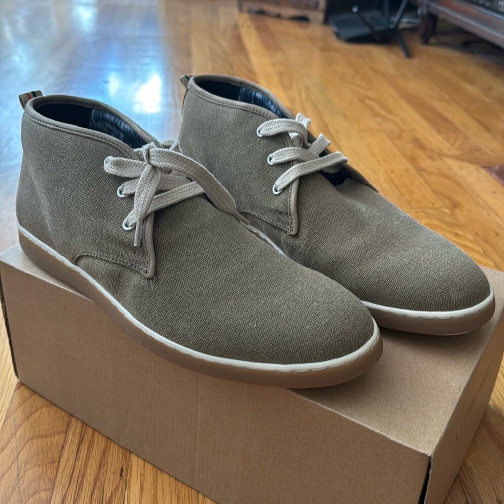 Steve Madden chukka boots tan size 11.5
